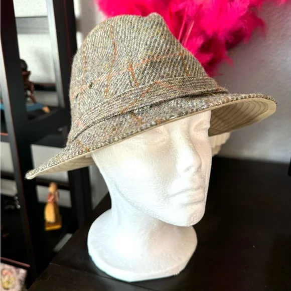 Abercrombie and Fitch Harris Tweed Scottish Wool Hat - Picture 2 of 9